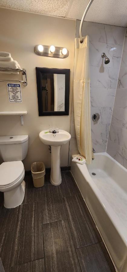 Nashoba Valley Inn & Suites Ayer Экстерьер фото