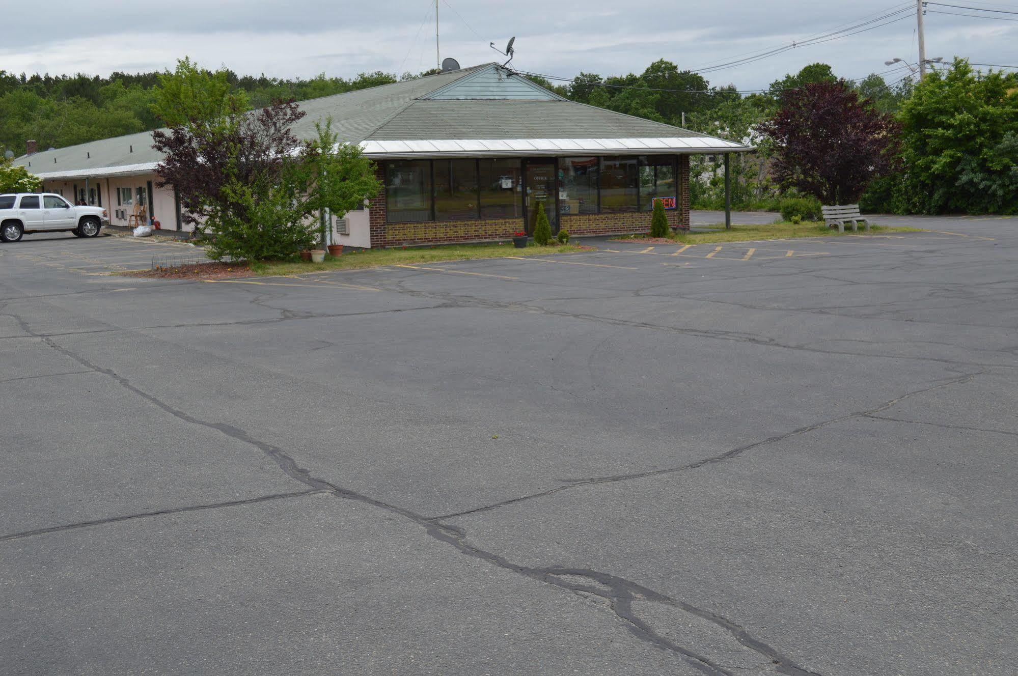 Nashoba Valley Inn & Suites Ayer Экстерьер фото