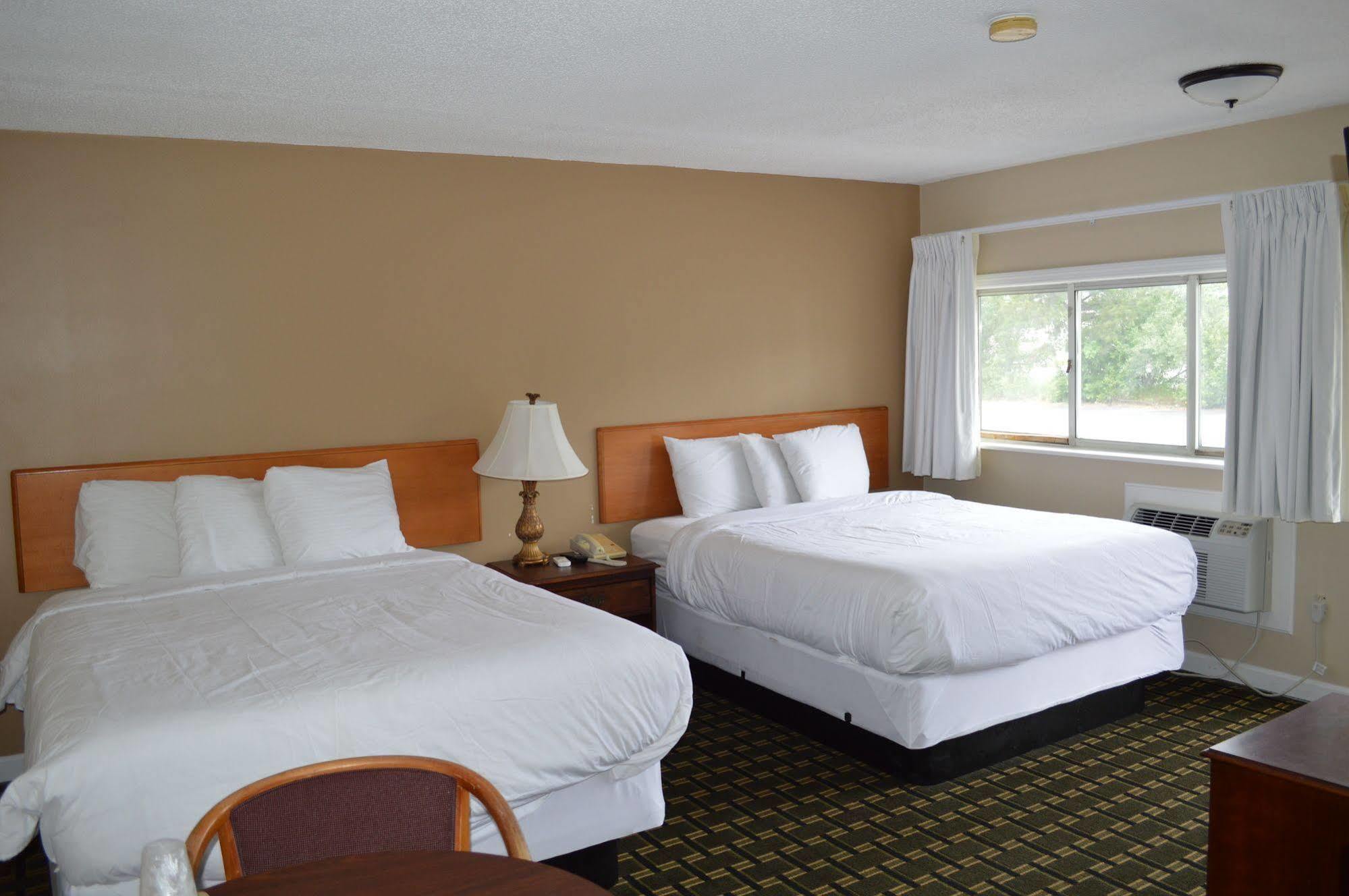 Nashoba Valley Inn & Suites Ayer Экстерьер фото
