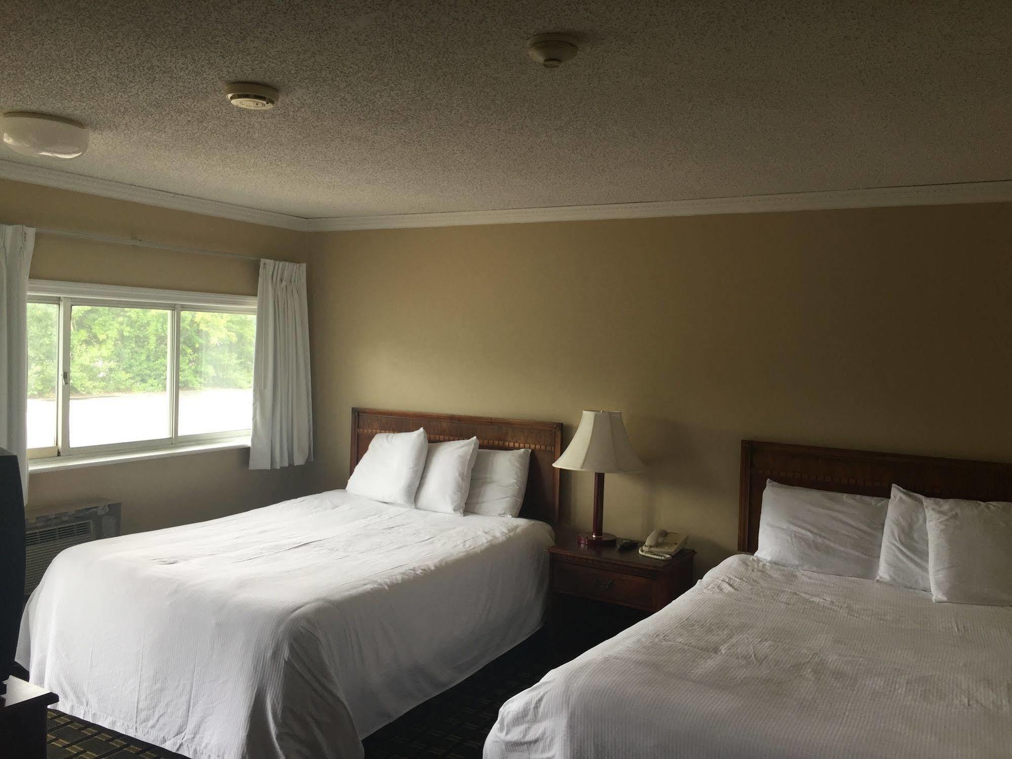 Nashoba Valley Inn & Suites Ayer Экстерьер фото