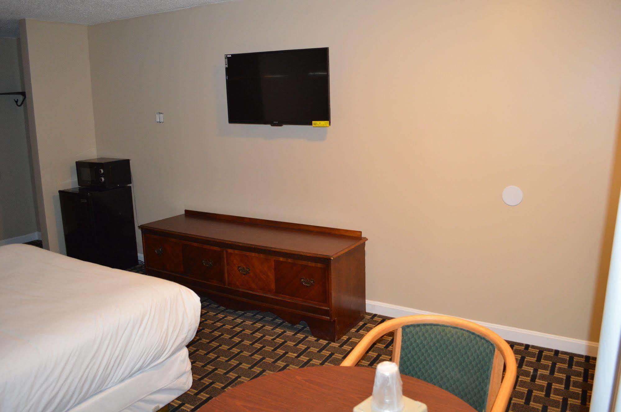 Nashoba Valley Inn & Suites Ayer Экстерьер фото
